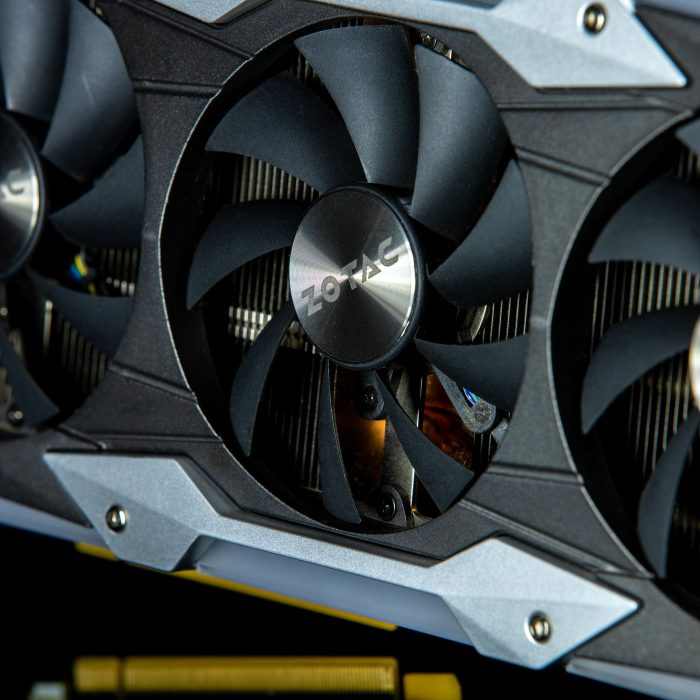 Ekran Kartı 8 GB GDDR6 — Üçlü Fan